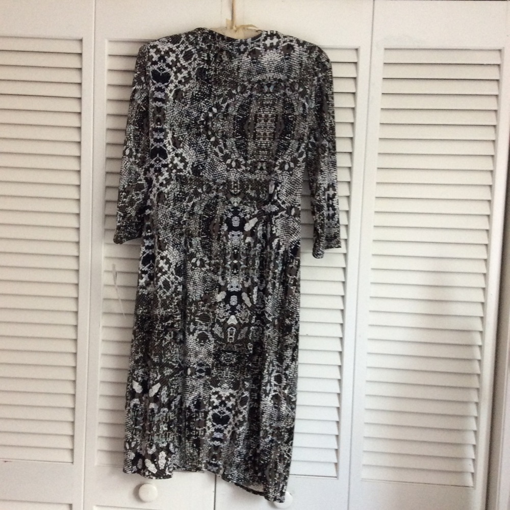 🎉🎉2X Host Pick🎉🎉 London Times Black & White Dress - Picture 2 of 4